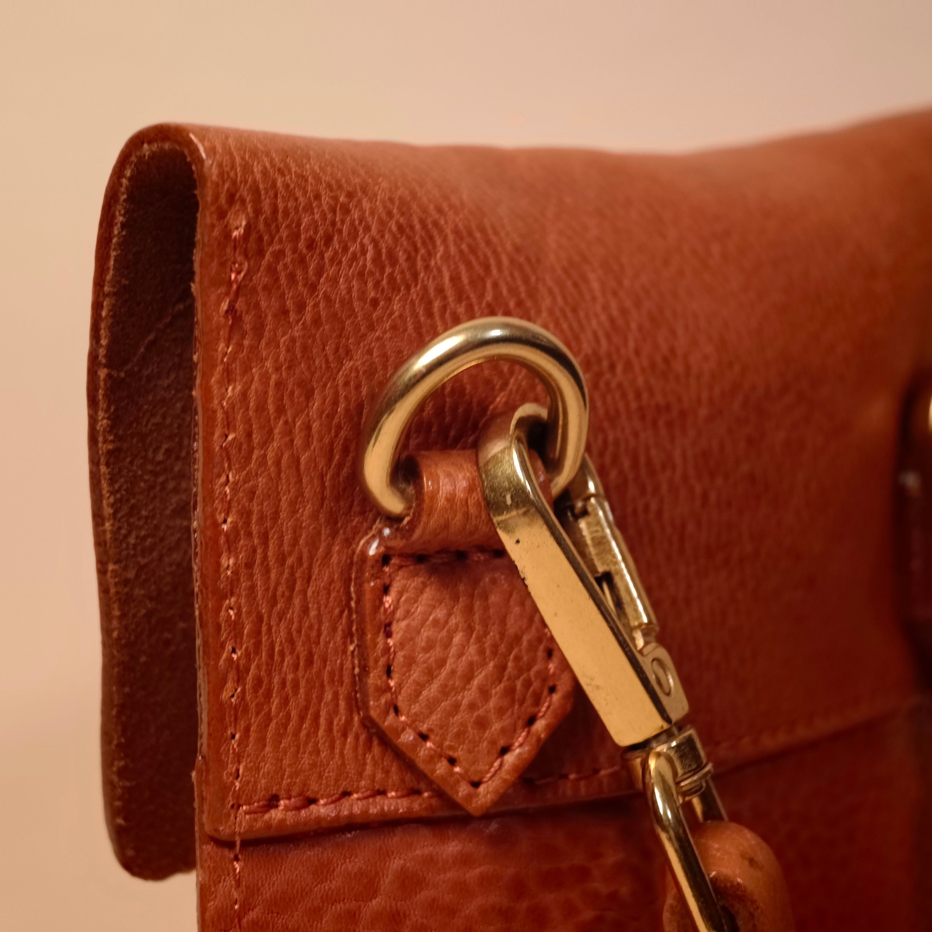Crossbody Phone Bag-Full-Grain Leather-Featherlight Slim Profile