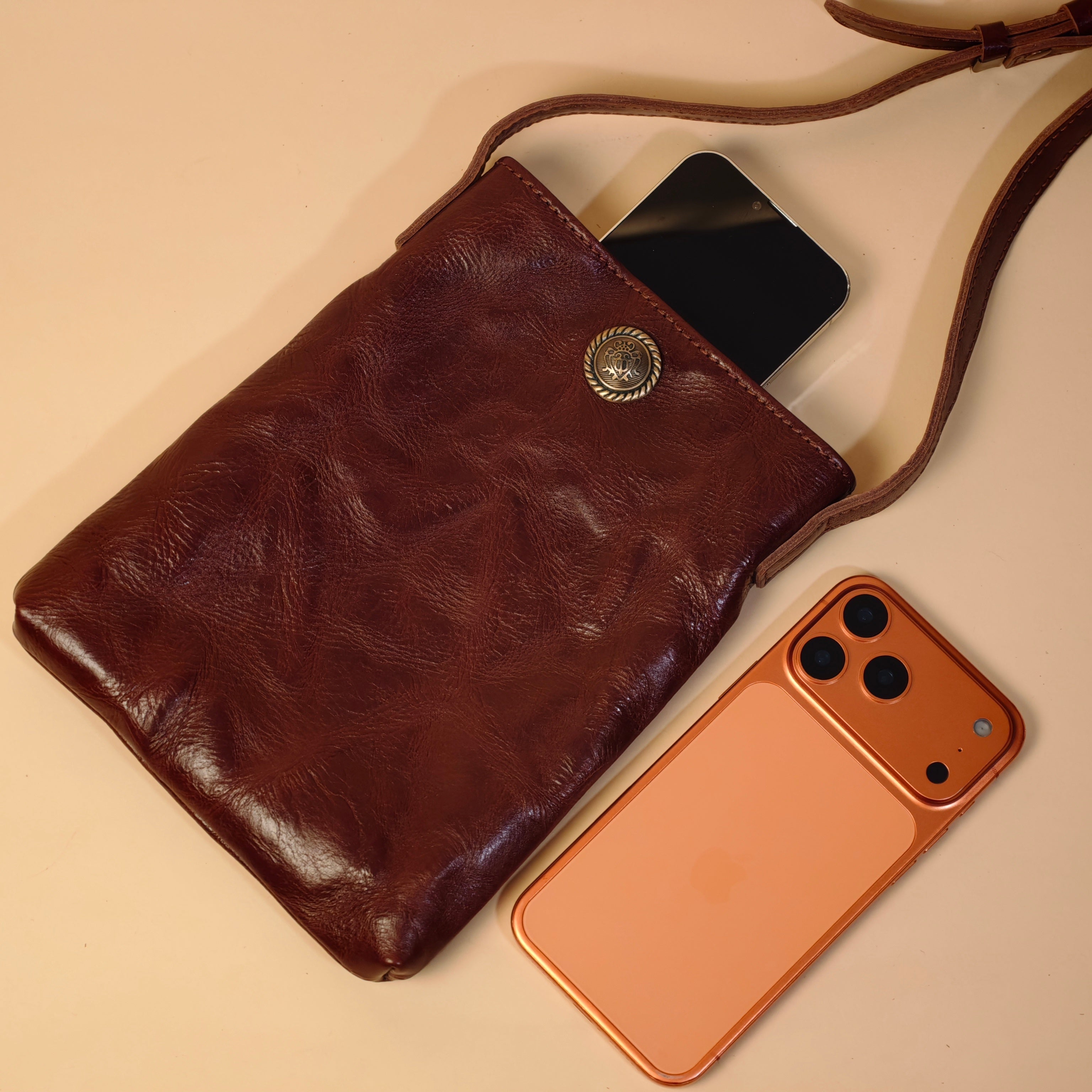 Phone Crossbody Bag in Full-Grain Leather-Waxed Distressed Finish