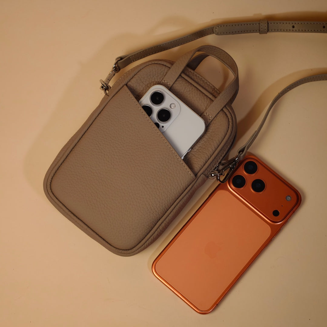 Crossbody Phone Pouch in Full-Grain Leather-Exterior Coin Pouch