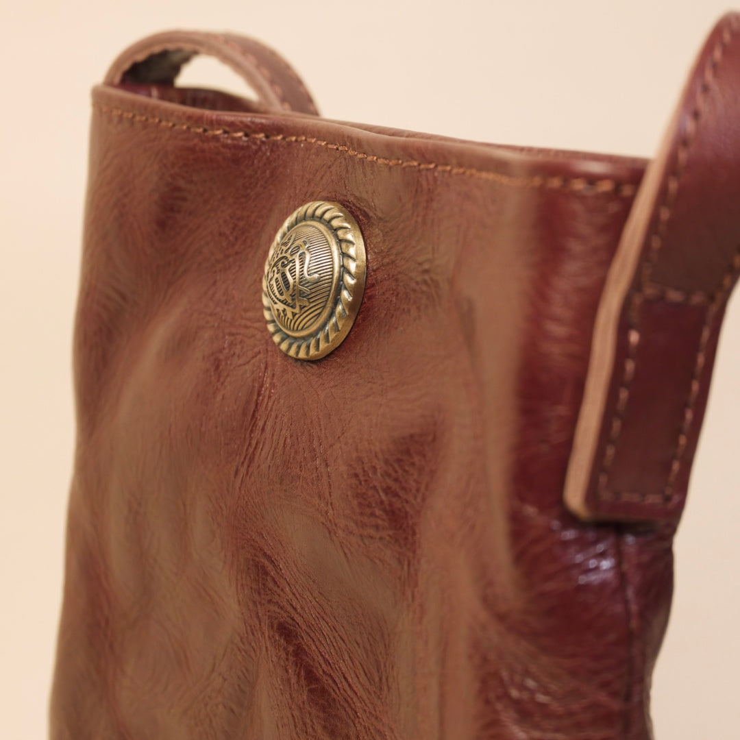 Phone Crossbody Bag in Full-Grain Leather-Waxed Distressed Finish