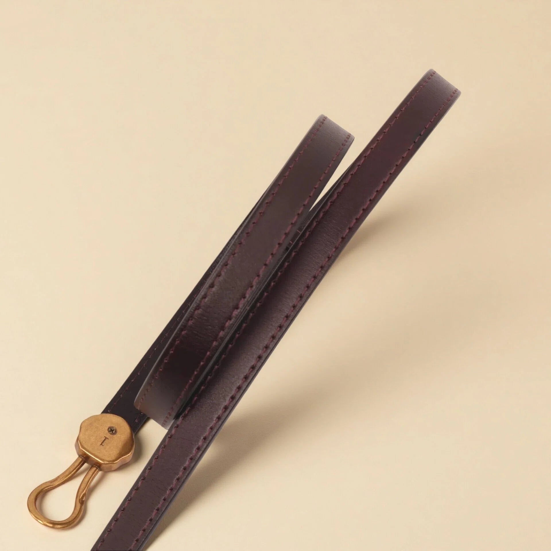 Schmaler Ledergürtel - AllureRibbon