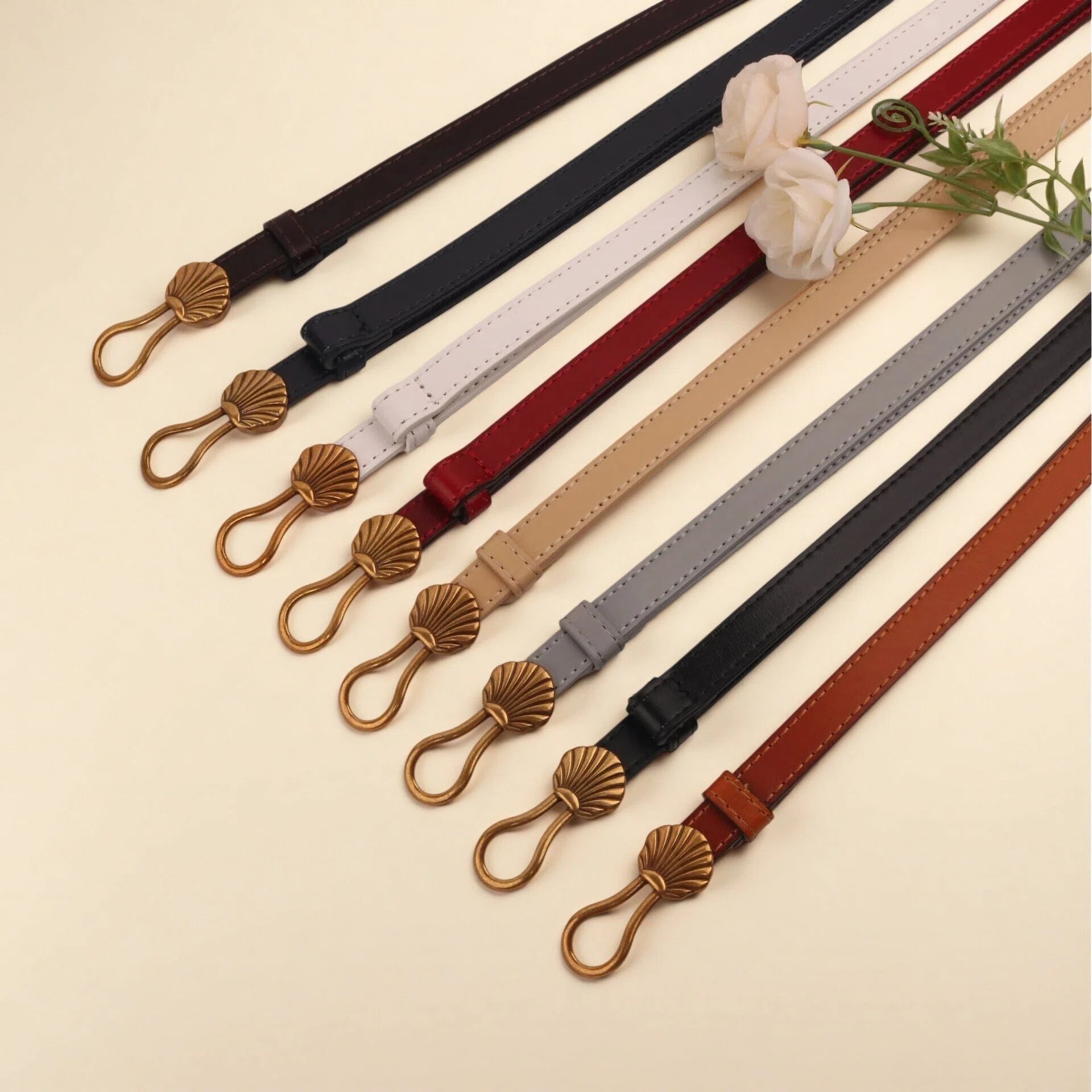 Schmaler Ledergürtel - AllureRibbon